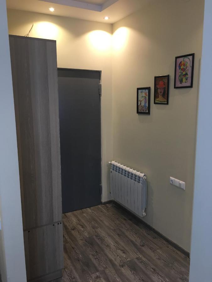 Apartment On Khimshiashvili 11A บาทูมิ ภายนอก รูปภาพ