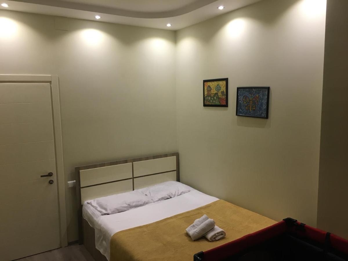 Apartment On Khimshiashvili 11A บาทูมิ ภายนอก รูปภาพ
