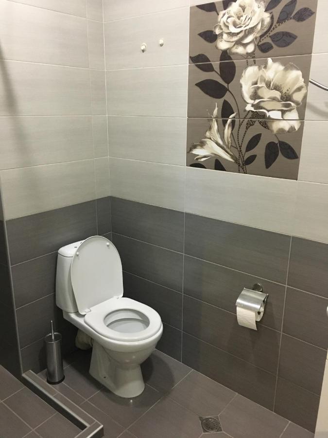 Apartment On Khimshiashvili 11A บาทูมิ ภายนอก รูปภาพ