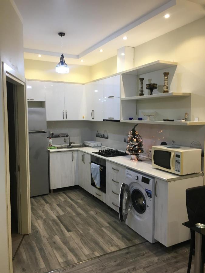 Apartment On Khimshiashvili 11A บาทูมิ ภายนอก รูปภาพ
